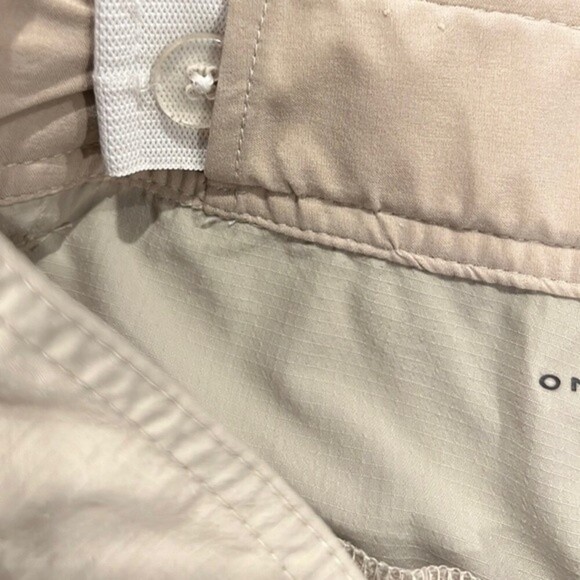 Women’s Columbia PFG tan nylon capri’s size 8 - Picture 5 of 10